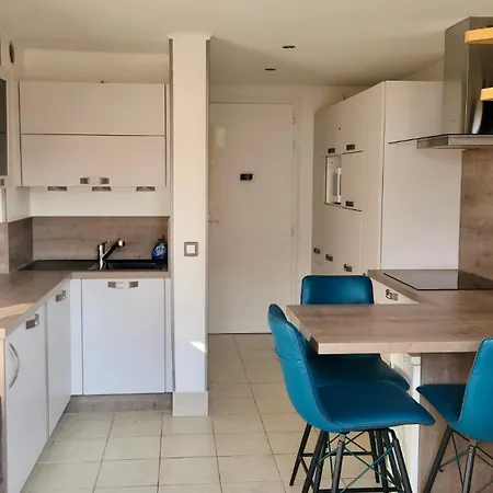 Grand Mezzanine Calme Climatise Parking Prive 700 M Appartement *
