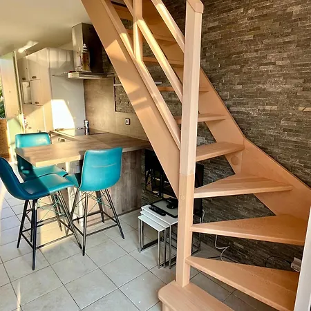 Daire Grand Mezzanine Calme Climatise Parking Prive 700 M