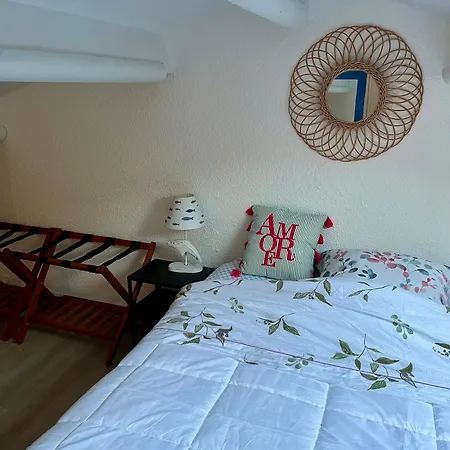 Appartement Grand Mezzanine Calme Climatise Parking Prive 700 M