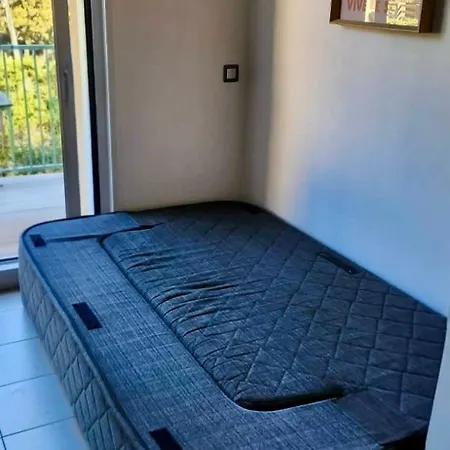 Appartement Grand Mezzanine Calme Climatise Parking Prive 700 M *